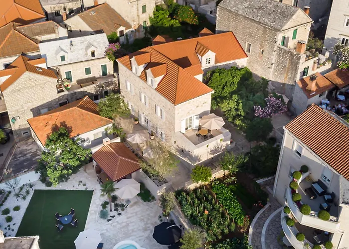 Grand Stone Casa Ciccarelli By Irundo