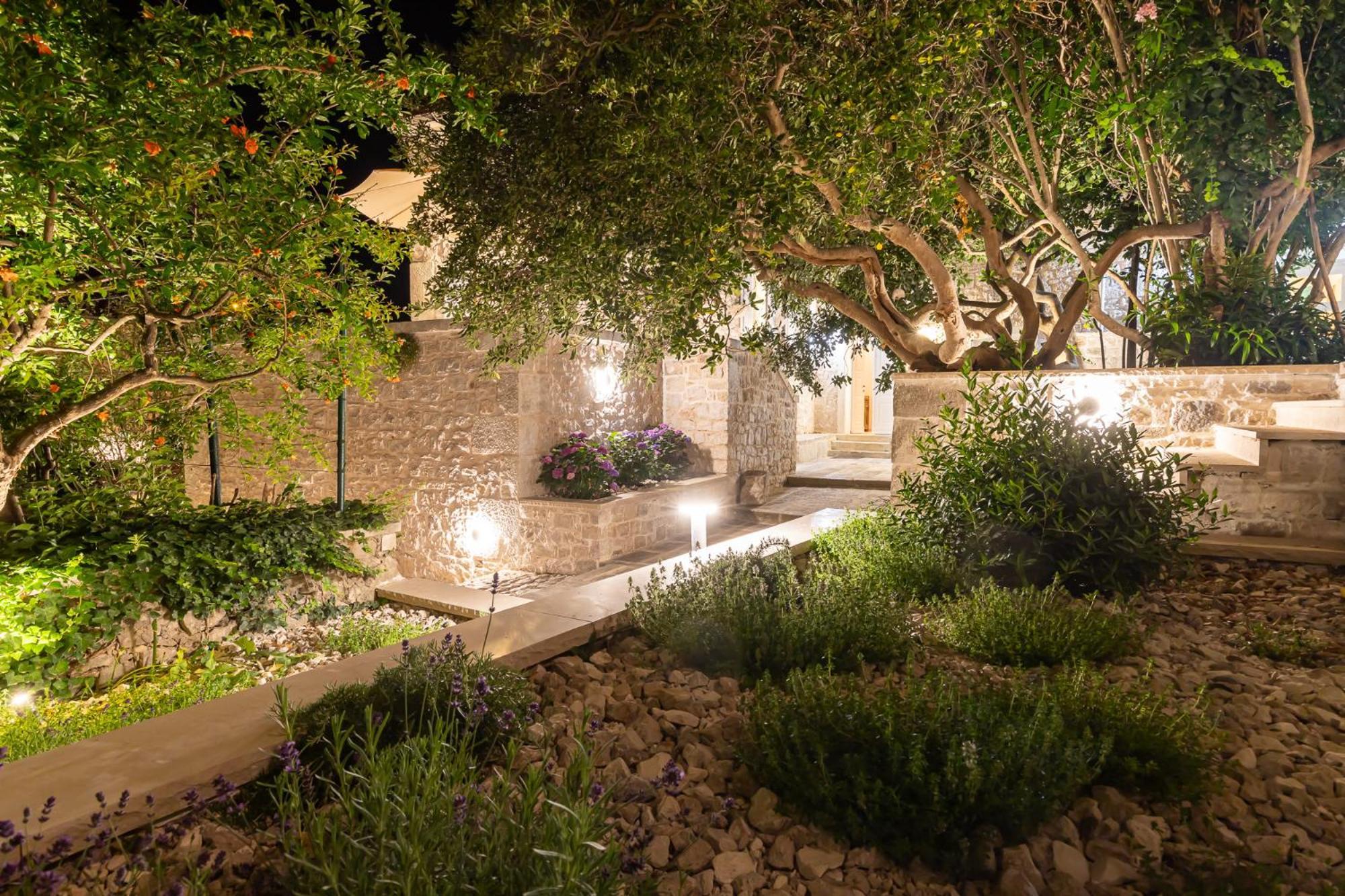 Grand Stone Casa Ciccarelli By Irundo *