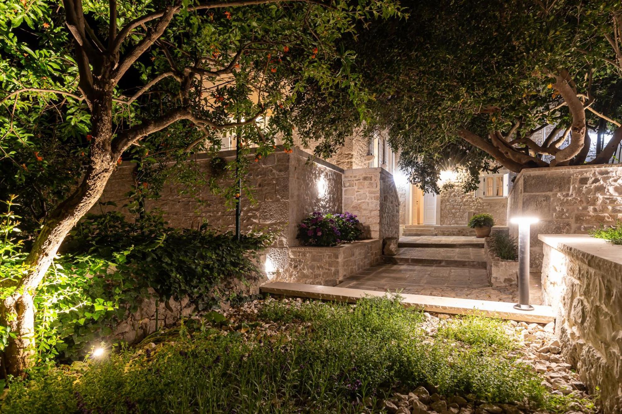 Grand Stone Casa Ciccarelli By Irundo