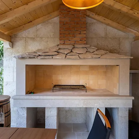 Villa Grand Stone Casa Ciccarelli By Irundo Pucisca Exterior foto