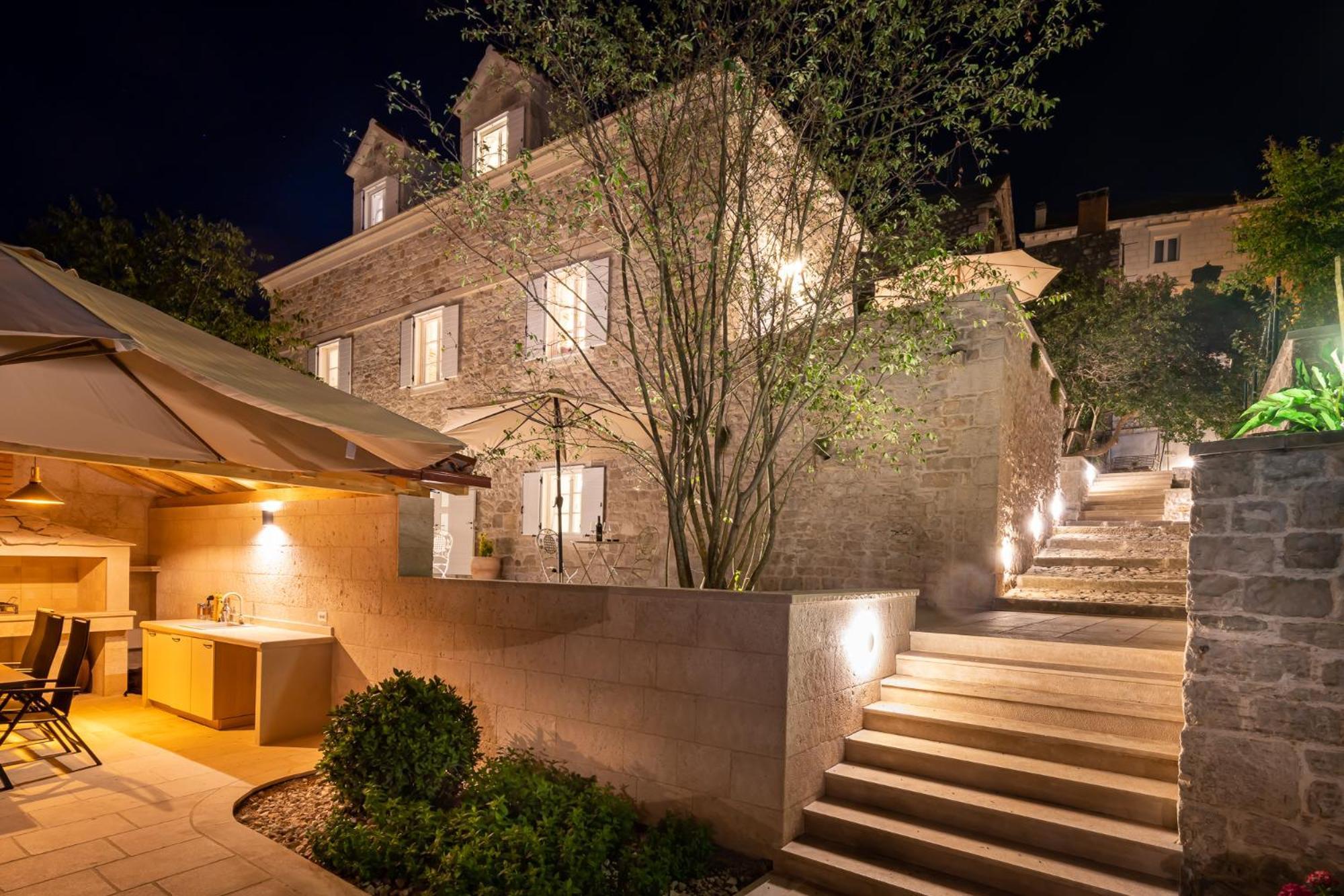 Grand Stone Casa Ciccarelli By Irundo *