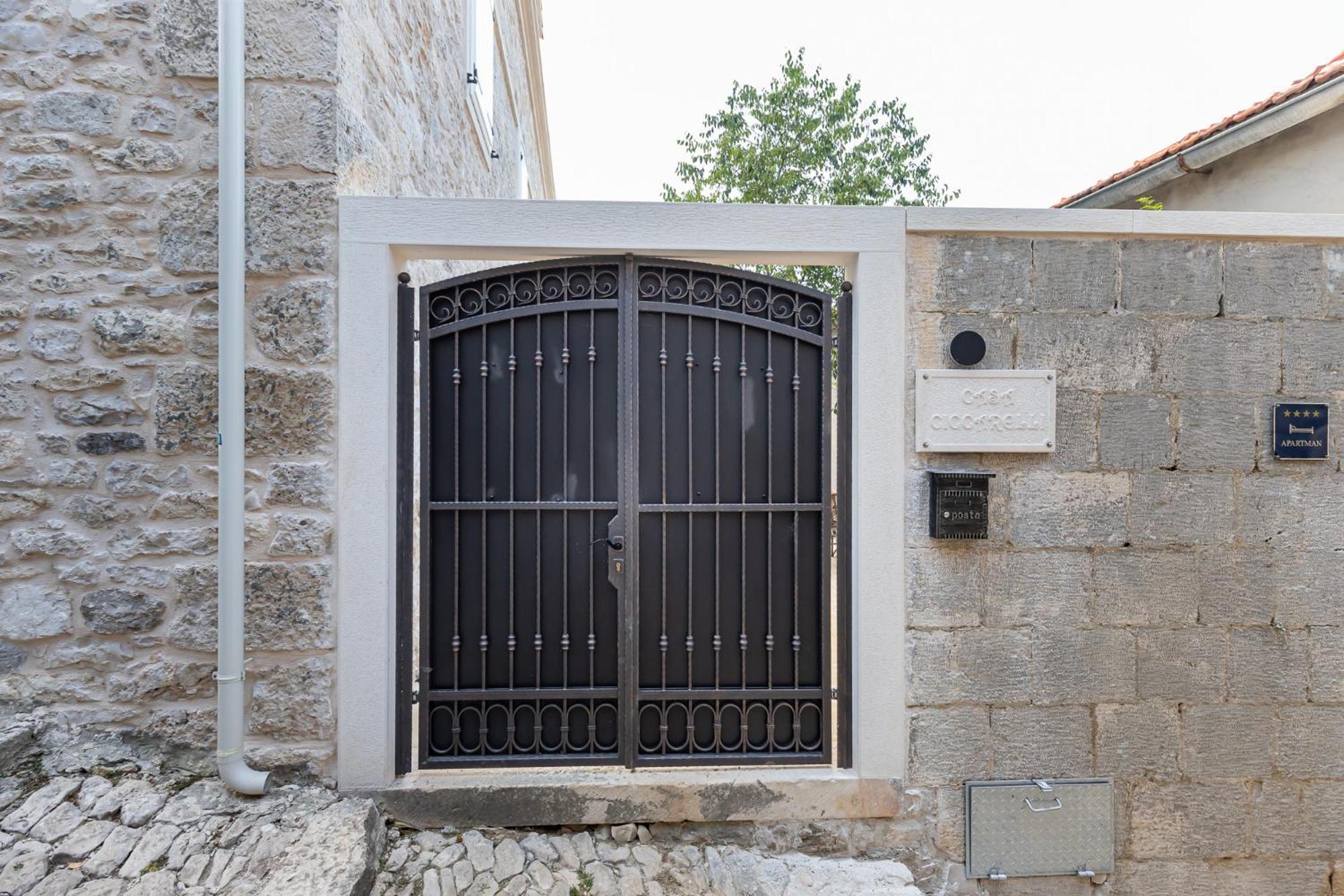 Grand Stone Casa Ciccarelli By Irundo * Pucisca