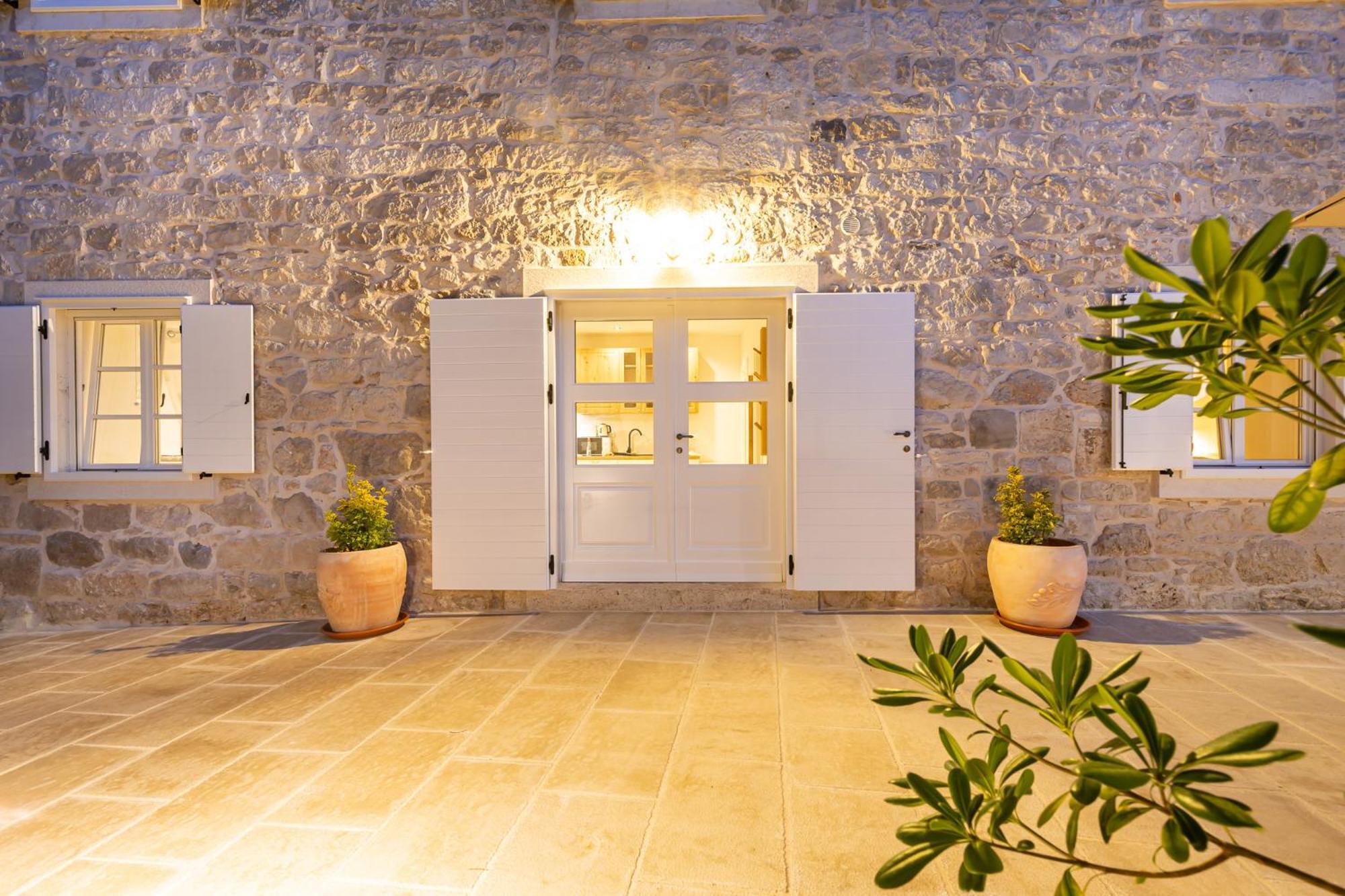 Grand Stone Casa Ciccarelli By Irundo Pucisca