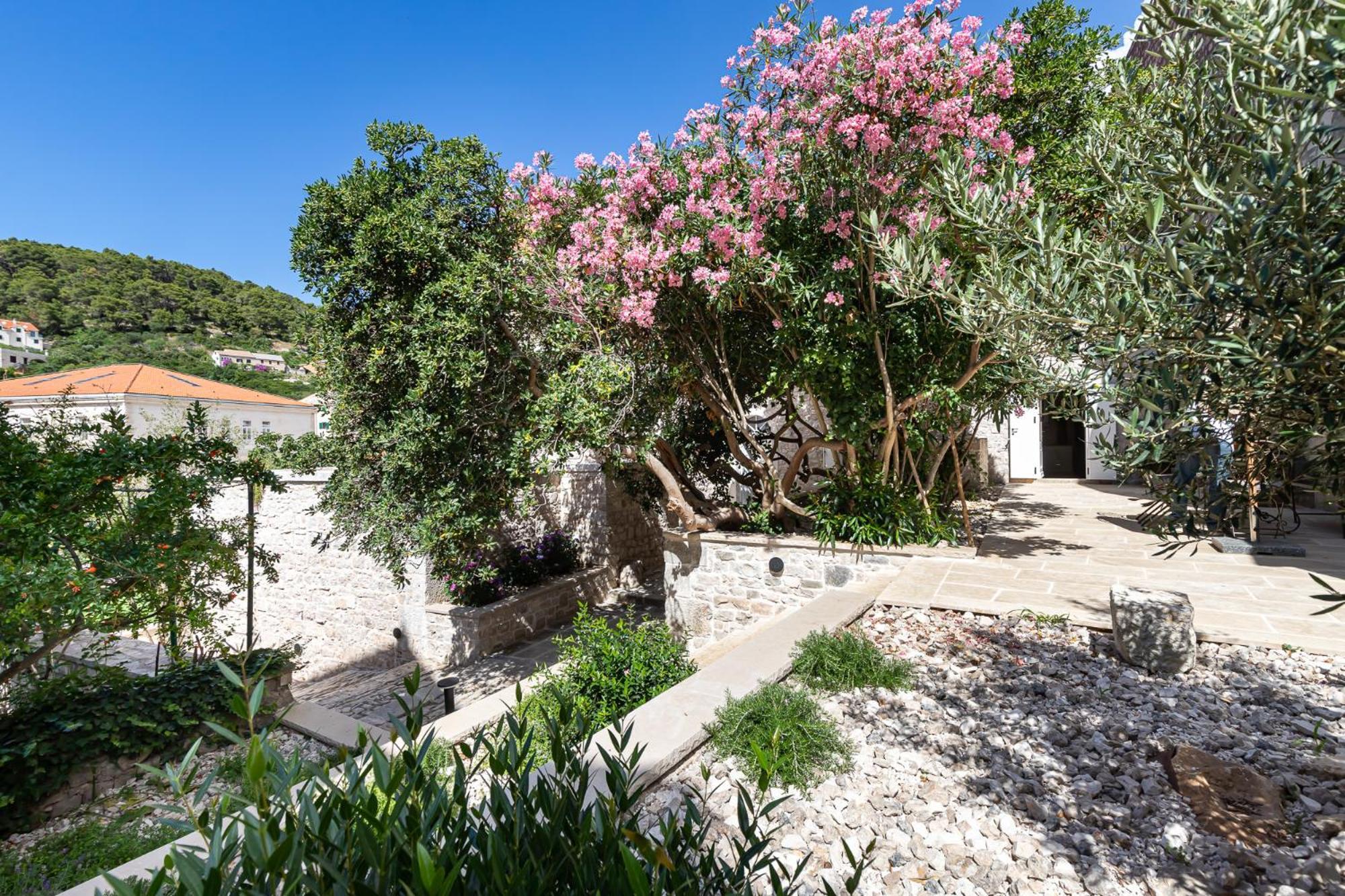 Grand Stone Casa Ciccarelli By Irundo *