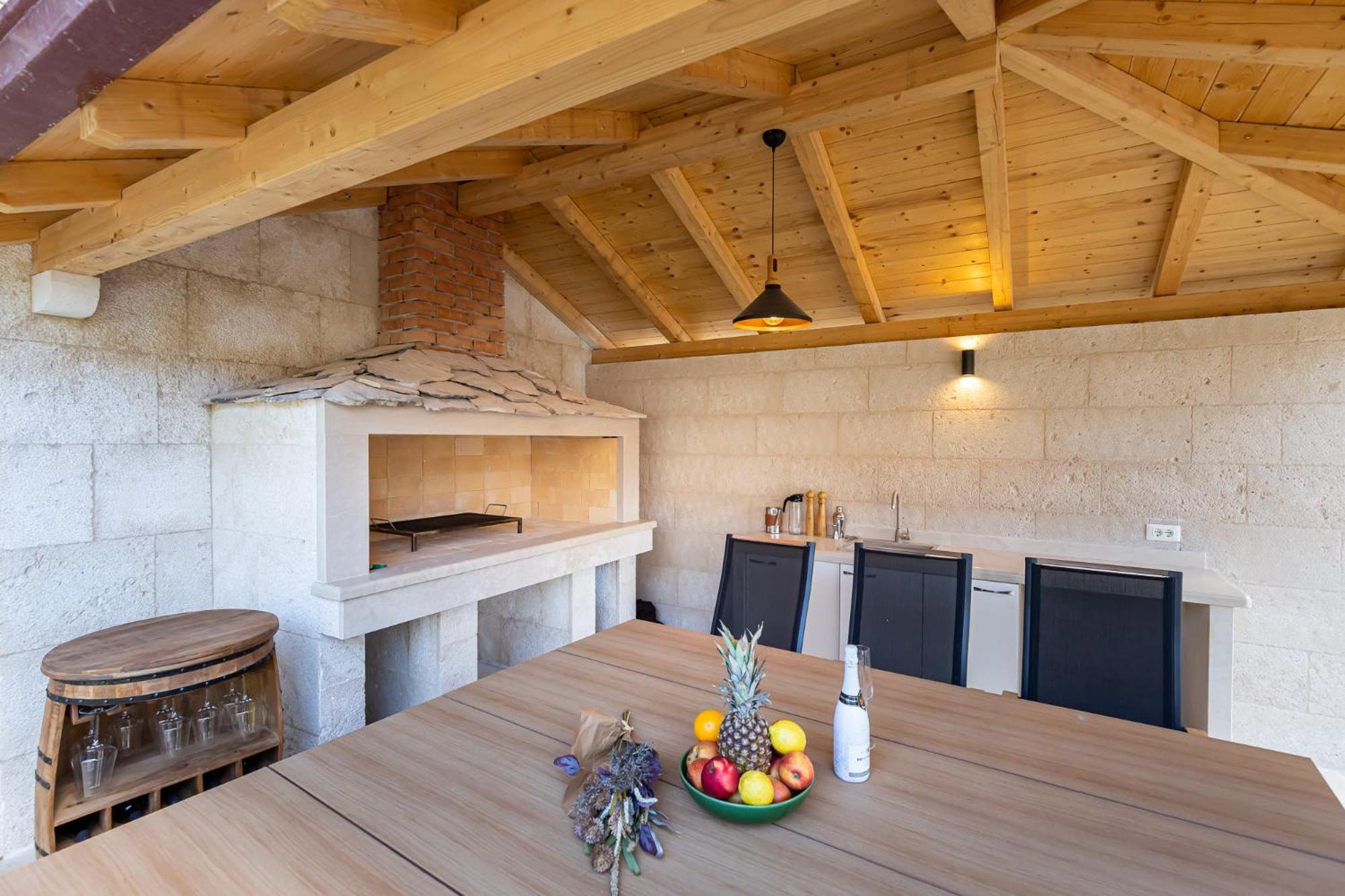 Grand Stone Casa Ciccarelli By Irundo
